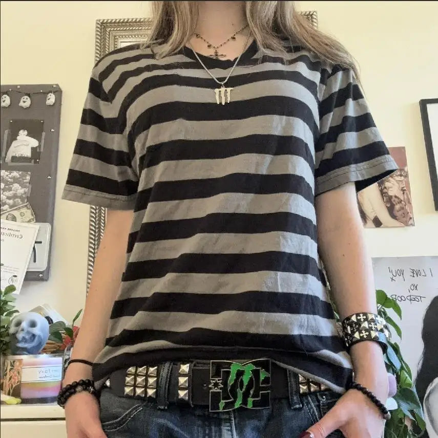 Womens Y2k Grunge Shirts Striped Baggy Crew Neck Short Sleeves Emo Tops 2000s Harajuku Vintage Teen Girls Goth Clothes